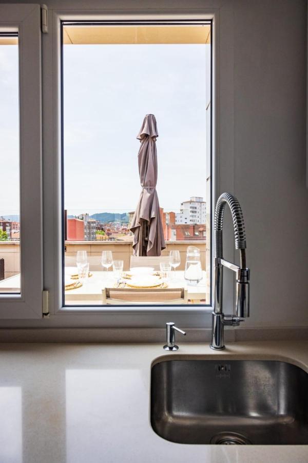 Lujoso Atico Entre 2 Playas Con Garaje, Terraza, Vistas Y Wifi Apartamento Gijón Exterior foto