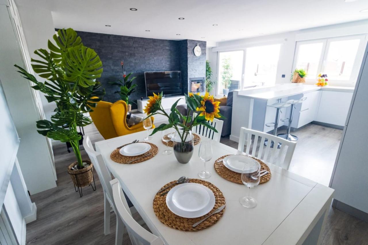 Lujoso Atico Entre 2 Playas Con Garaje, Terraza, Vistas Y Wifi Apartamento Gijón Exterior foto