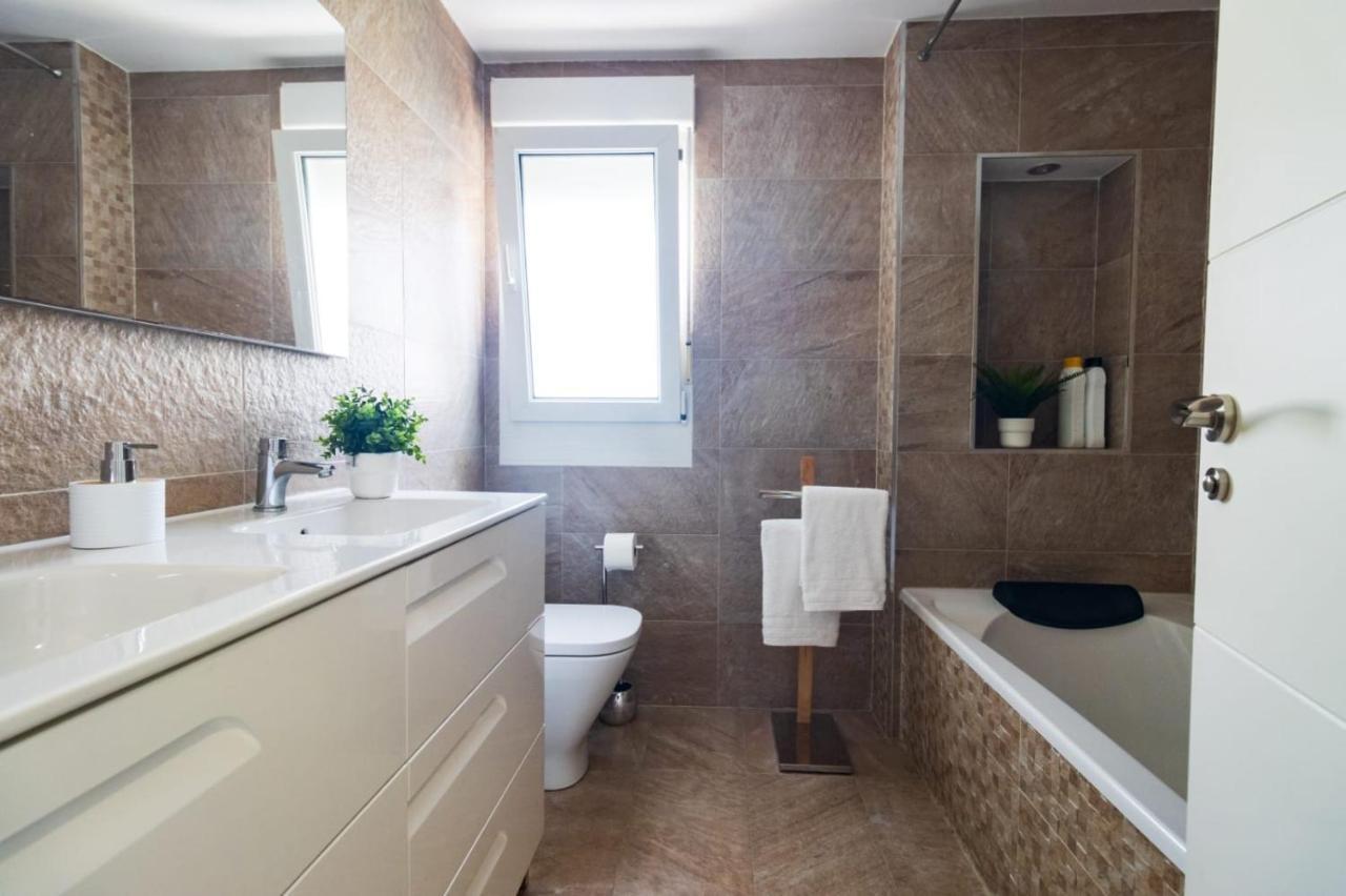 Lujoso Atico Entre 2 Playas Con Garaje, Terraza, Vistas Y Wifi Apartamento Gijón Exterior foto