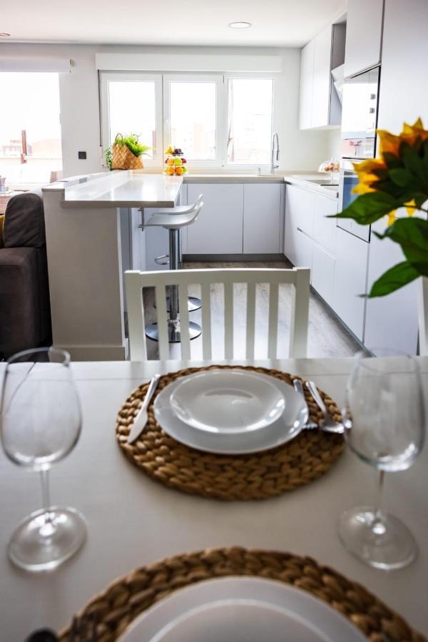 Lujoso Atico Entre 2 Playas Con Garaje, Terraza, Vistas Y Wifi Apartamento Gijón Exterior foto