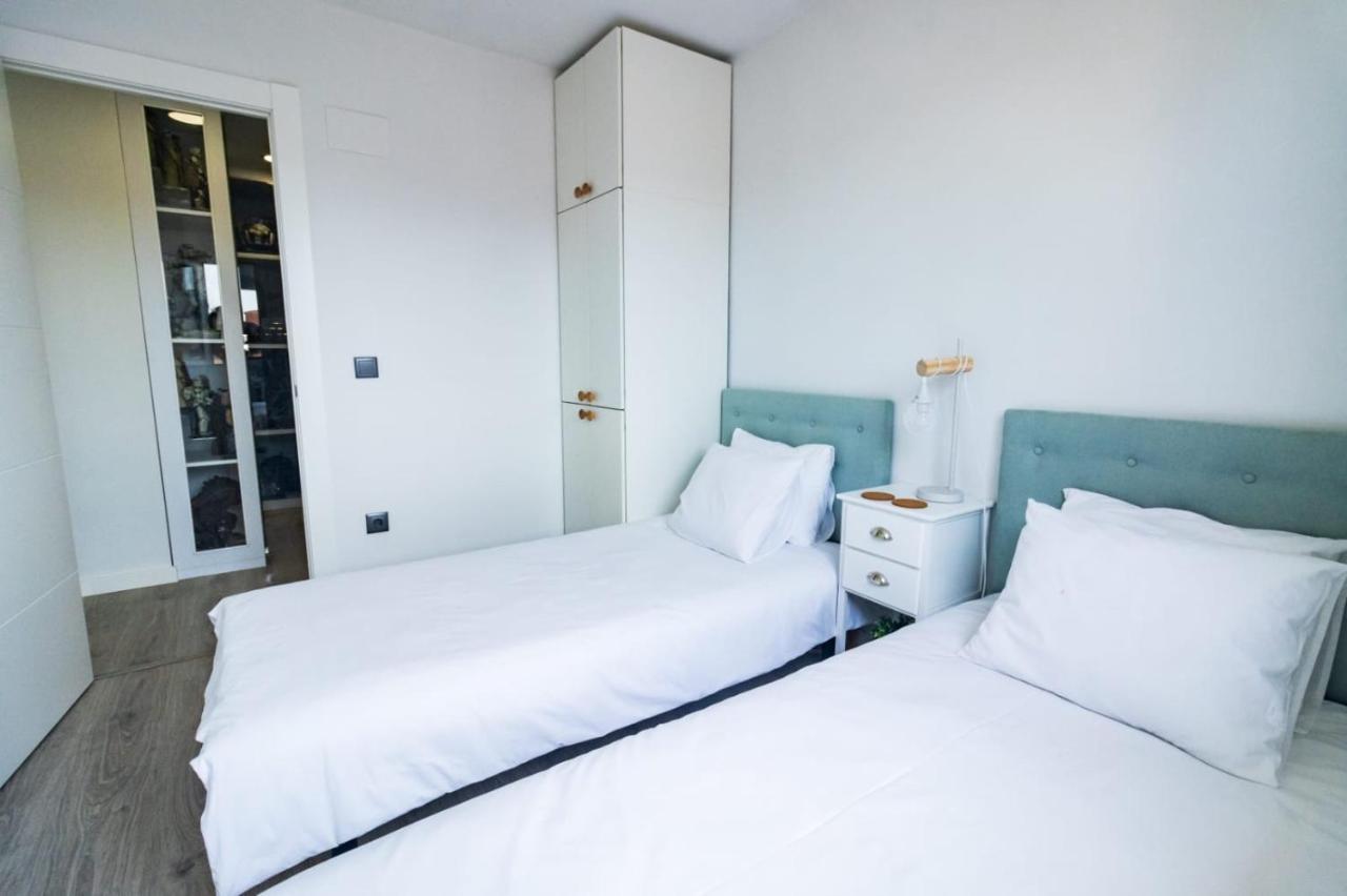 Lujoso Atico Entre 2 Playas Con Garaje, Terraza, Vistas Y Wifi Apartamento Gijón Exterior foto