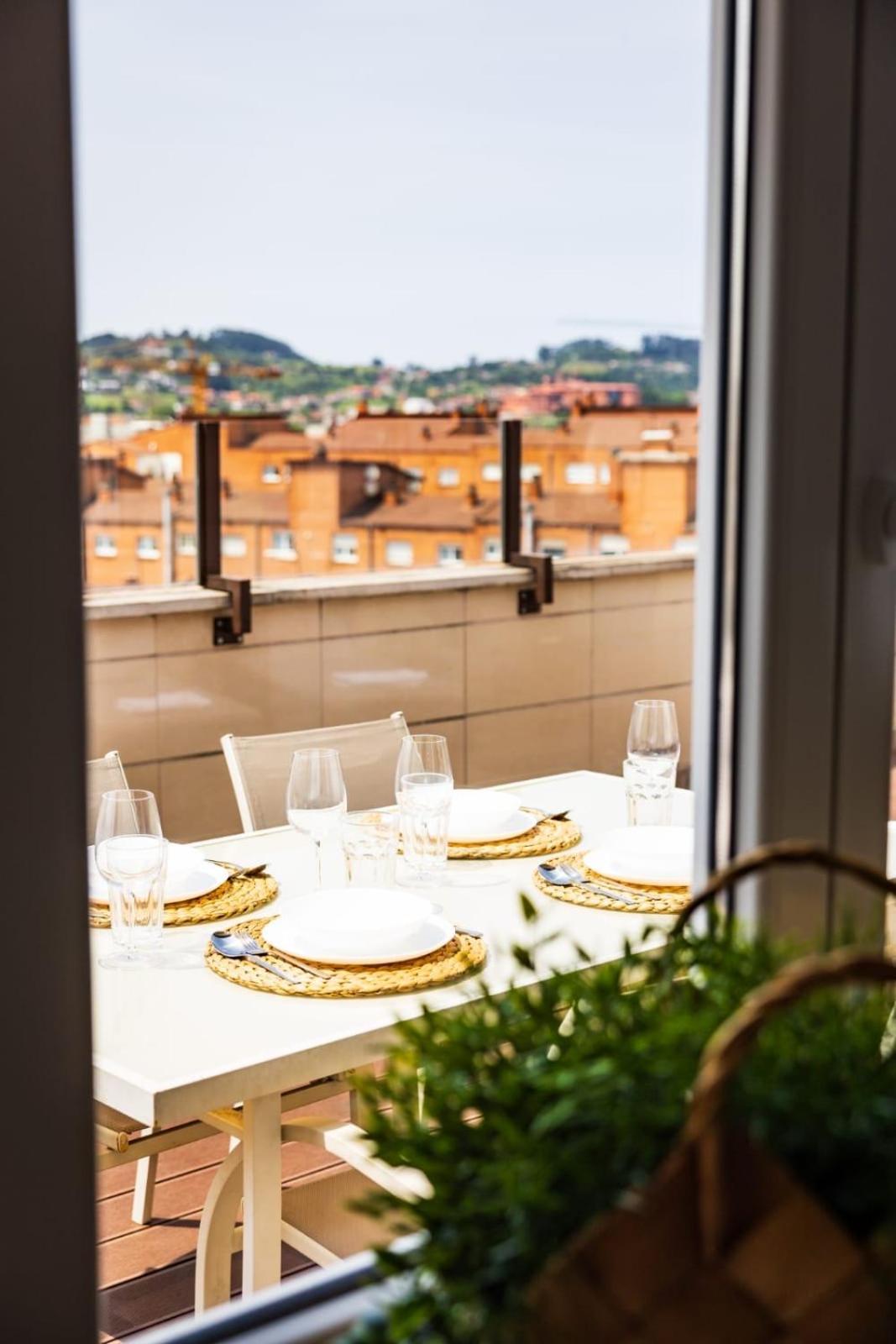 Lujoso Atico Entre 2 Playas Con Garaje, Terraza, Vistas Y Wifi Apartamento Gijón Exterior foto