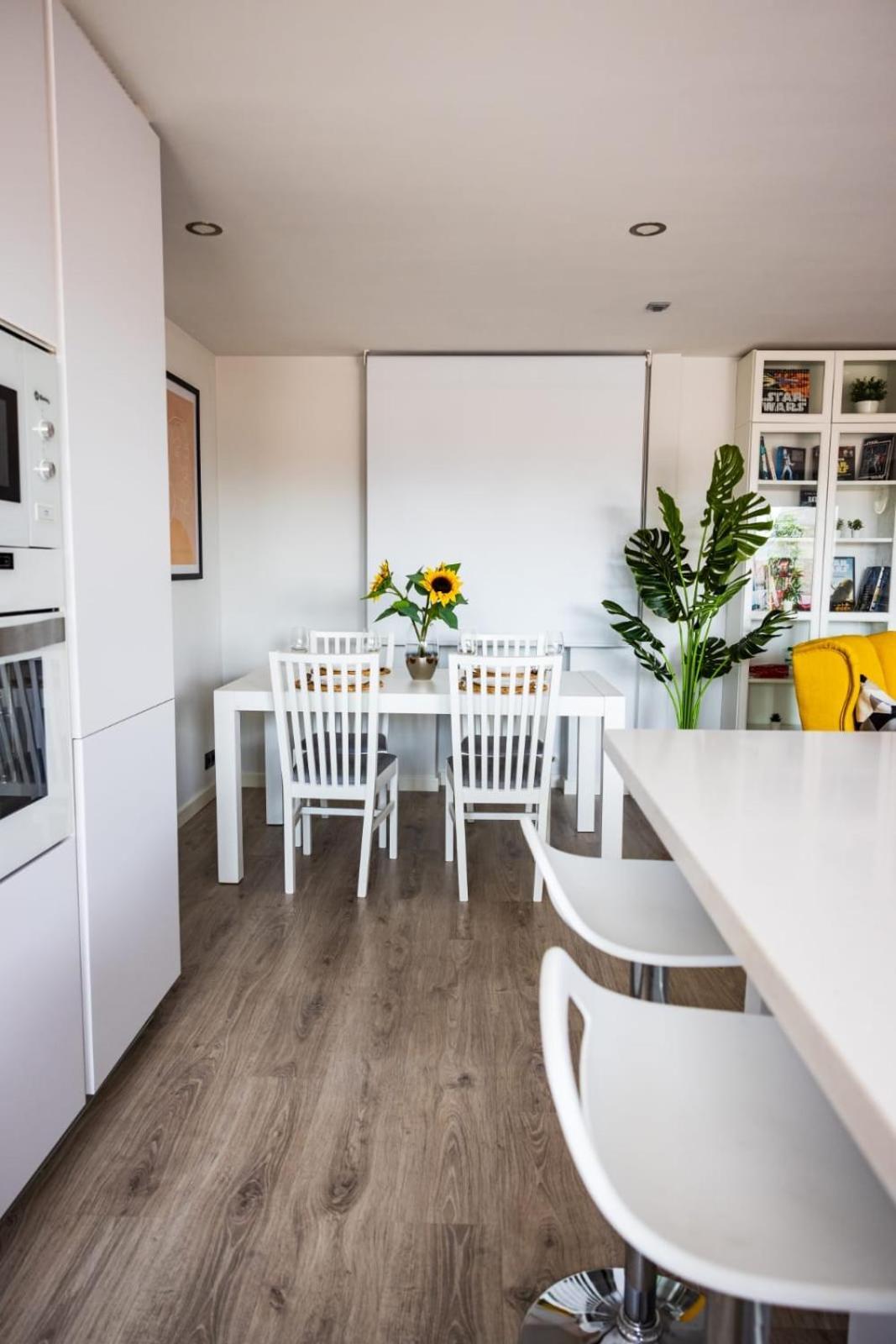 Lujoso Atico Entre 2 Playas Con Garaje, Terraza, Vistas Y Wifi Apartamento Gijón Exterior foto